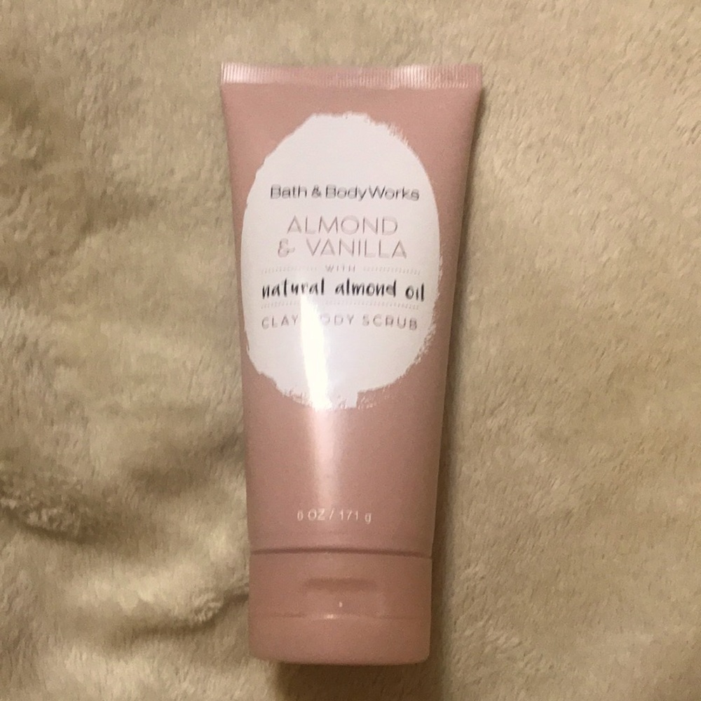 Almond & Vanilla Clay Body Scrub
